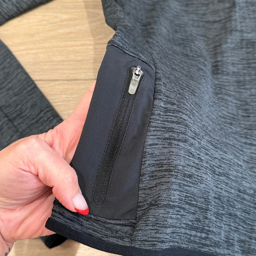 NIKE Gray Black Tech Fleece Waffle Knit Dri-Fit‎ Running Long Sleeve Top Size XS